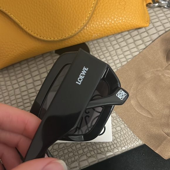 🤩LOEWE SUNGLASSES🤩 Loewe and paula’s sungla !NWT - Picture 5 of 7